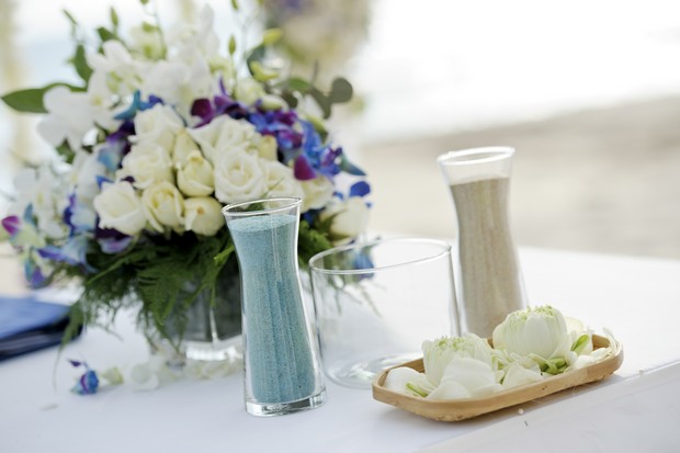 beach-themed-wedding-sand-ceremony-blue-white-sand