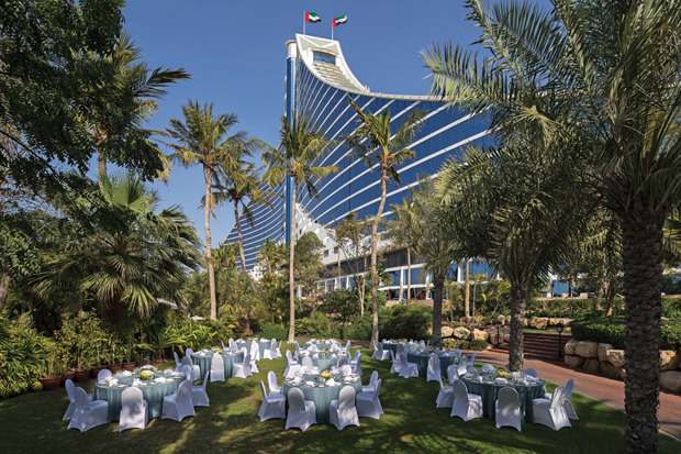 Jumeirah_Beach_Hotel_-_Beachcombers_Garden_-_Dinner_Set-up-weddings