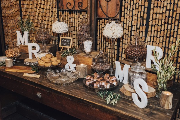 rustic-wedding-candy-buffet