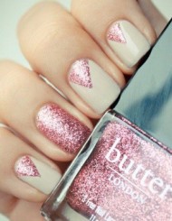 Glittery Pink Nails 