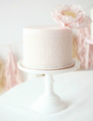 Lace Trim Cake 