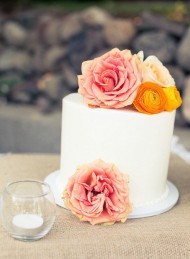 Simple Floral Cake 