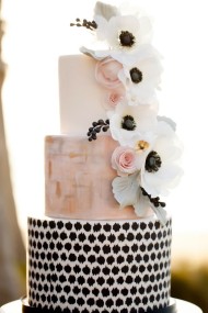 Blush & Pink Wedding Cake 
