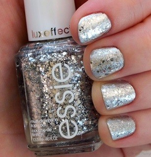 Silver Sparkly Nails 
