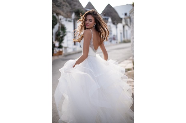 Hot sales Wedding Apparel & Accessories Custom made simple wedding dress